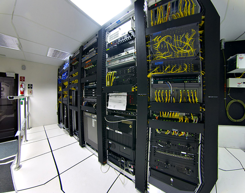 Telecom equipment rack
